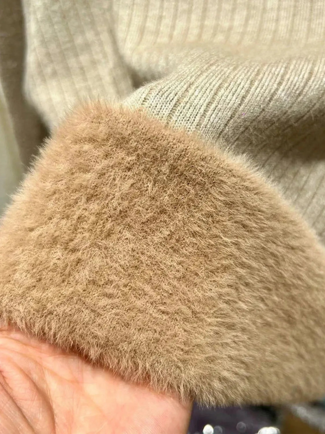 Zuleima | Suéter Femenino Peluciado Canelado Cuello Alto