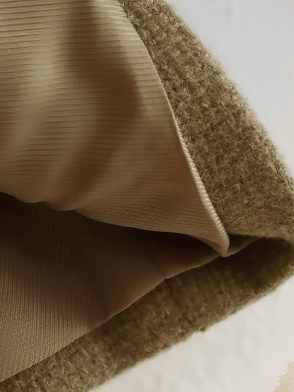 Desideria | Abrigo con Bolsos Decorativos y Botones