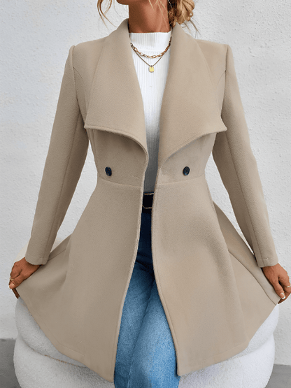 Hermelinda | Abrigo de Lana Boucle con Corte Cinturado y Botones