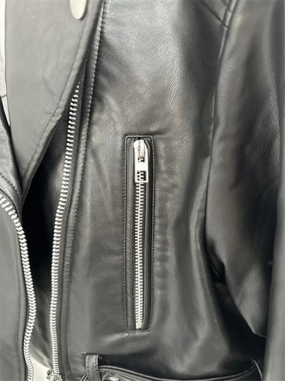 Agripina | Chaqueta de piel sintética con cinturón y cremallera para uso urbano.