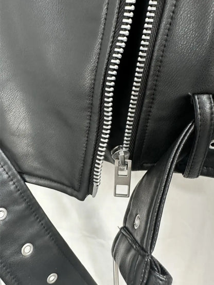 Agripina | Chaqueta de piel sintética con cinturón y cremallera para uso urbano.