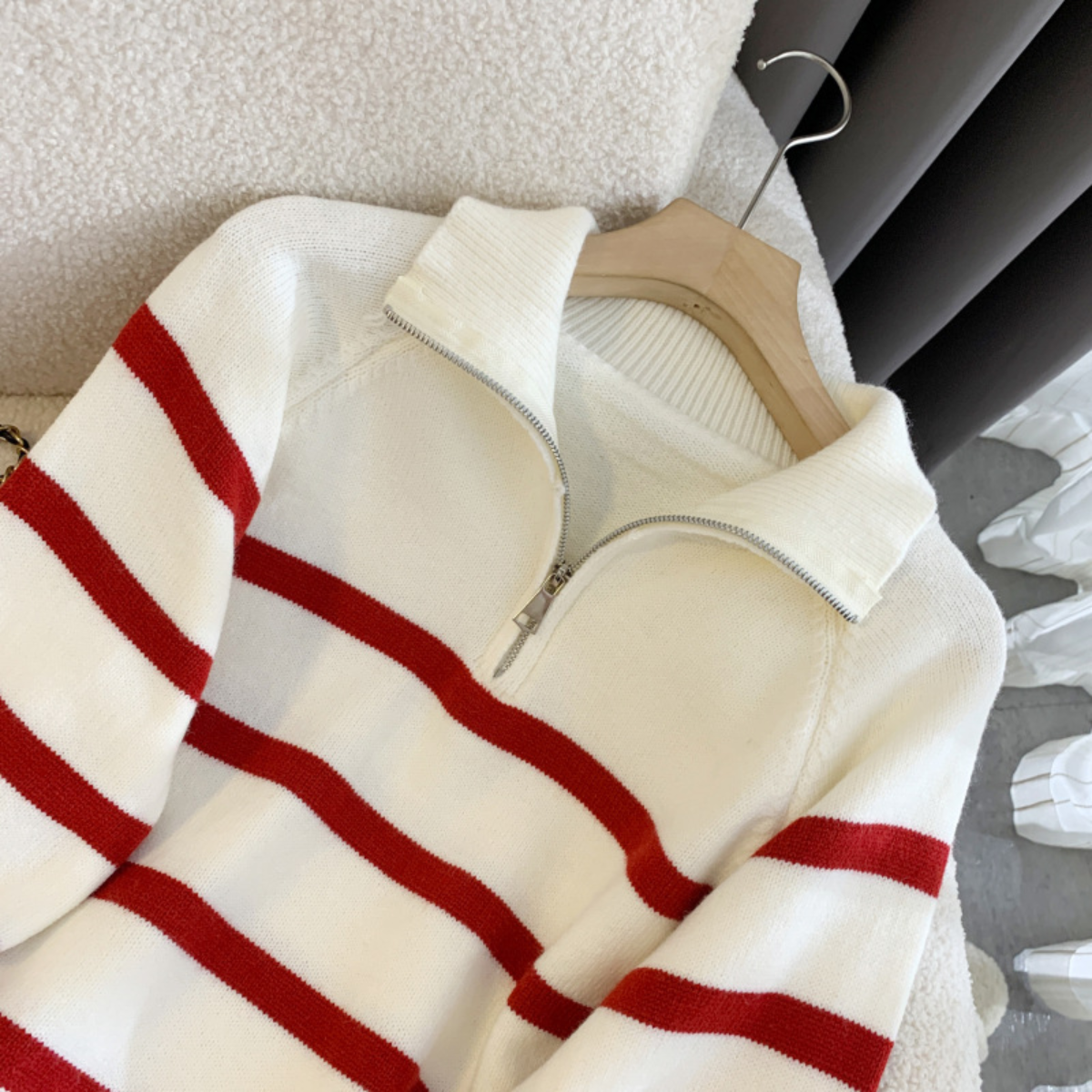 Martina | Suéter de Rayas con Cremallera y Cuello Alto