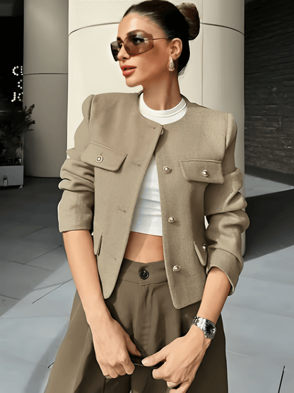 Desideria | Abrigo con Bolsos Decorativos y Botones