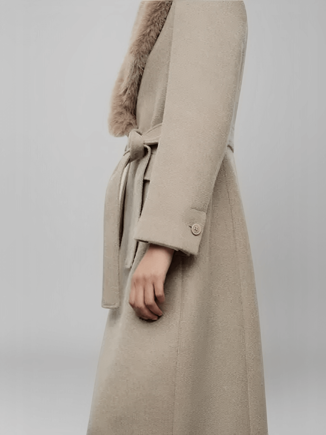 Quirina | Abrigo de lana con cuello de piel y cierre de botones