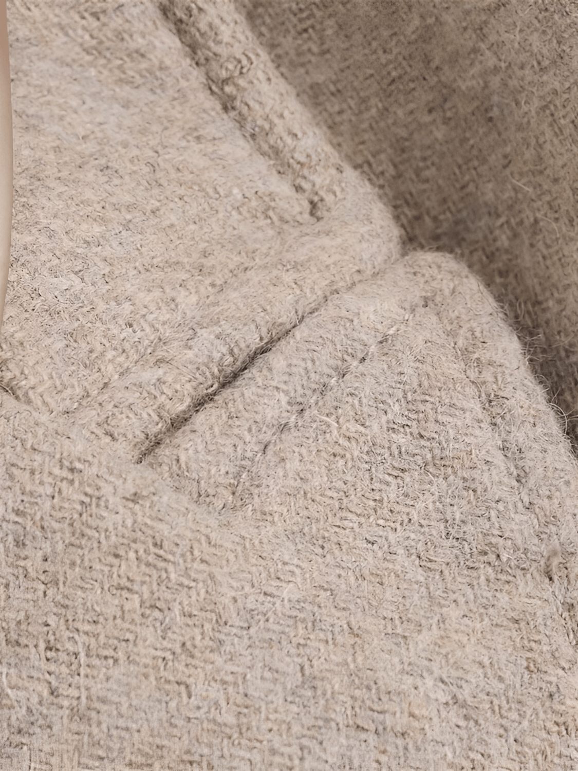 Quirina | Abrigo de lana con cuello de piel y cierre de botones