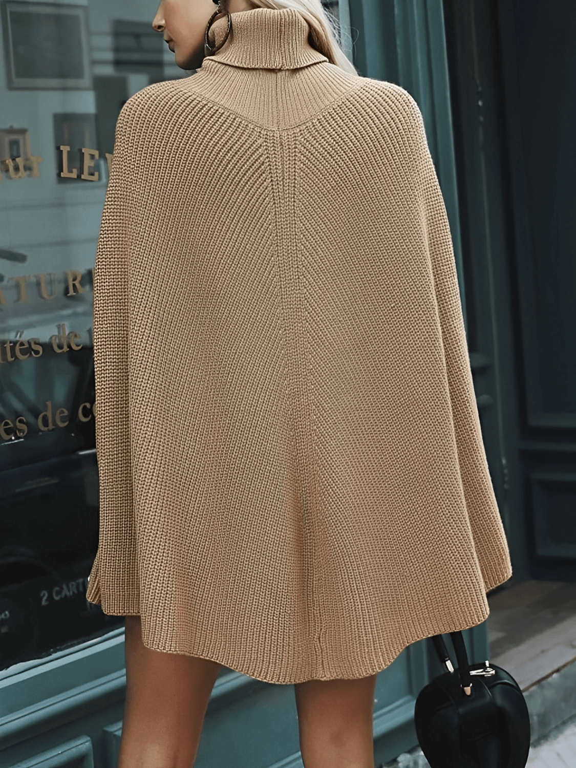 Carmelita | Suéter de punto estilo capa para mujer con cuello alto