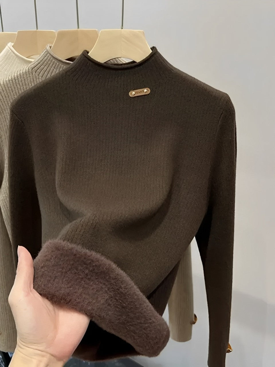 Feliciana | Sueter Algodon Peluciado Cuello Alto Comodo