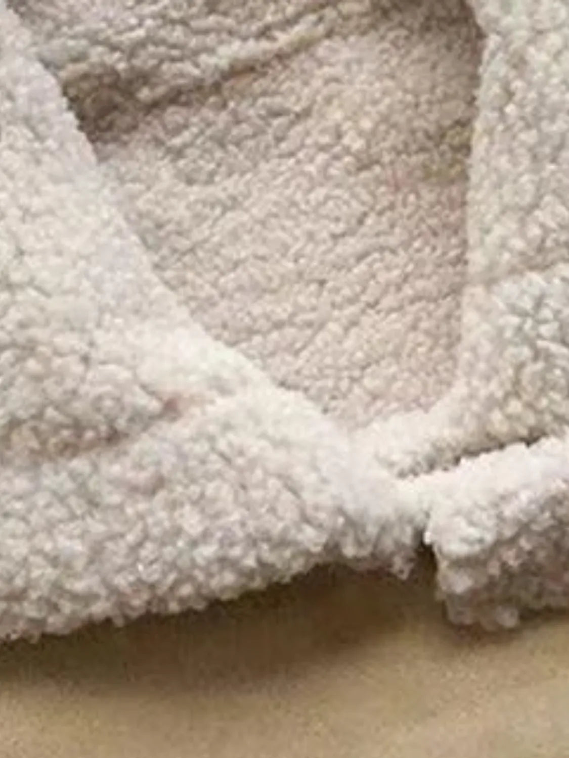 Eulalia | Abrigo Femenino Peluciado Lana Camurça Cremallera