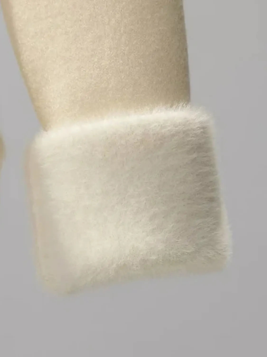 Evangelina | Suéter Peluciado de Algodón con Cuello Alto Cálido