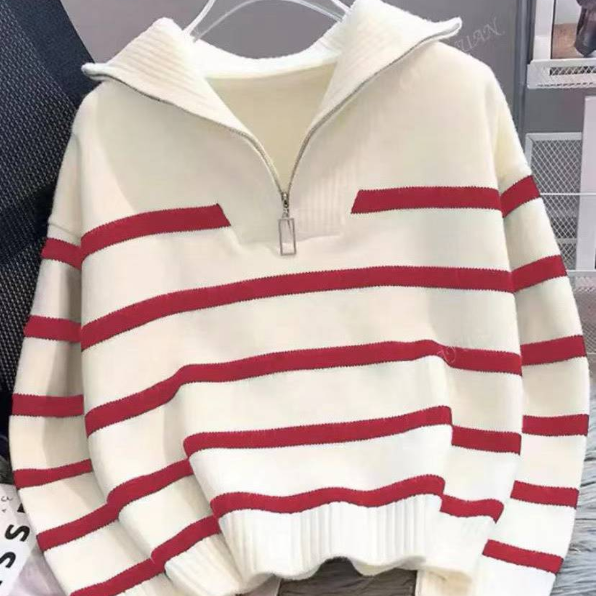 Martina | Suéter de Rayas con Cremallera y Cuello Alto