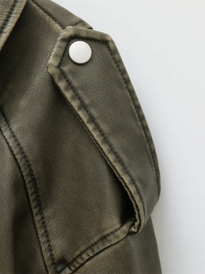 Agripina | Chaqueta de piel sintética con cinturón y cremallera para uso urbano.