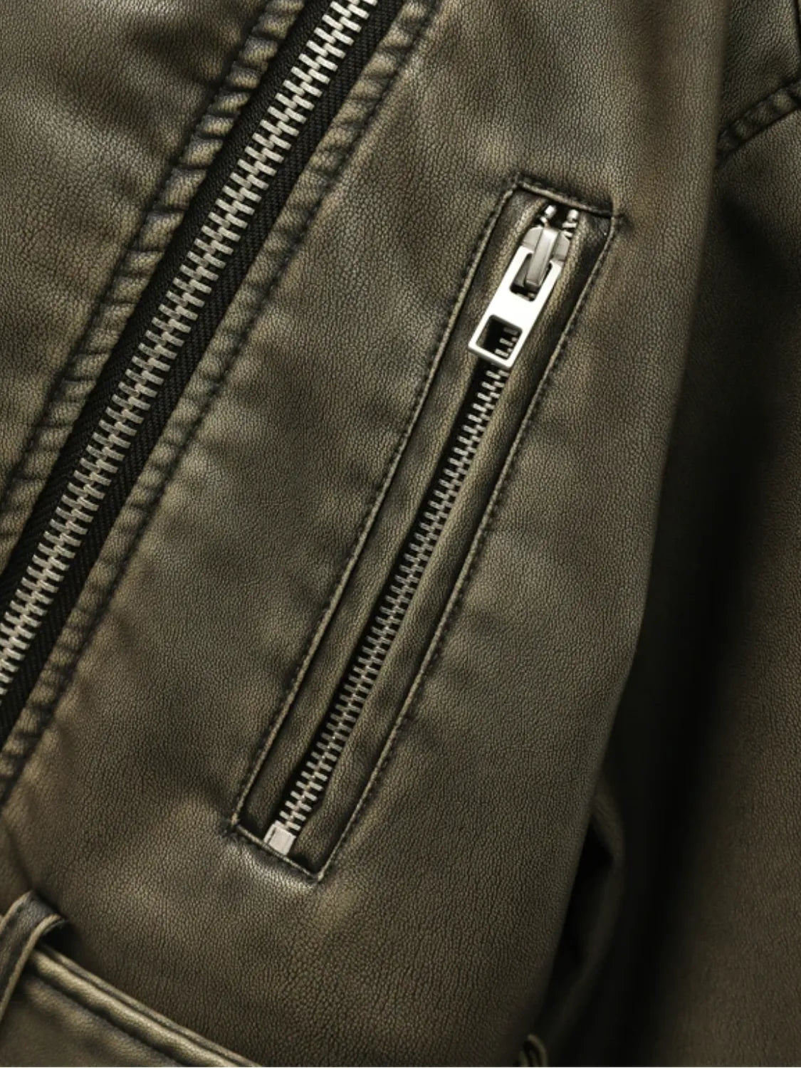 Agripina | Chaqueta de piel sintética con cinturón y cremallera para uso urbano.